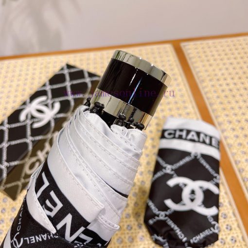 Chanel's five fold eye-catching umbrella is the hottest fashion item of the year. Don't be pr4x3bho8 - Image 4