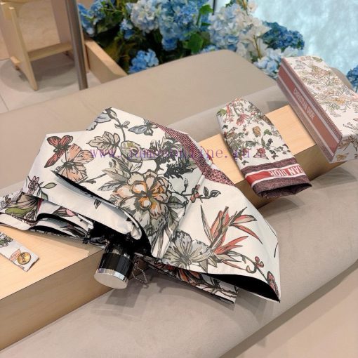 DIOR Butterfly 🦋 50% off hand folding umbrella with ultra light pocket only 18cm, hot sellin49a7d6ez - Image 4