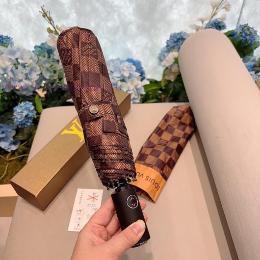 LOUIS VUITTON: Louis Vuitton Checkered Three Fold Automatic Folding Umbrella with New Coatinop93p30d - Image 2