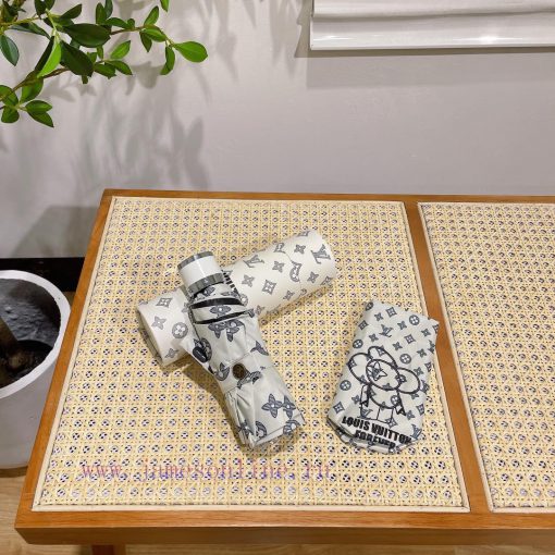 LOUIS VUITTON 50% off upgraded Monogram printed umbrella is a top-notch work with eye-catchi3jomcj47 - Image 3