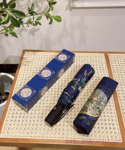 Dior's latest hot item of the year, the top-notch H home automatic umbrella, is presented wi80uieway
