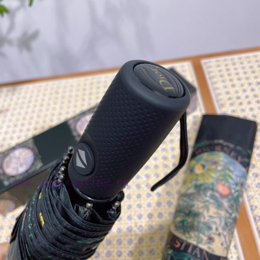 Dior's latest hot item of the year, the premium H home automatic umbrella, is presented withxmj49gsc - Image 5