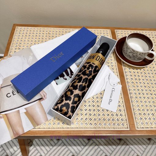 Dior's new stunning leopard print is highly recommended as a fashionable item. The stunning qlogw9rr