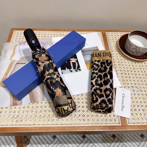Dior's new stunning leopard print is highly recommended as a fashionable item. The stunning qlogw9rr - Image 3