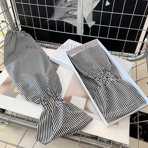 Packaging YSL Saint LaurentBlack striped loose and refreshing experience, sunscreen sleeves pfw8y0r5 - Image 7