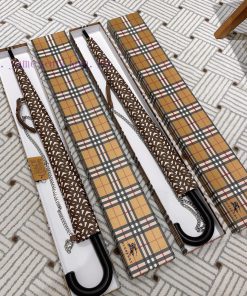 The leather case chain bag is coming with a heavy weight. Burberry's Burberry long umbrella nq1lz4p4