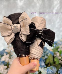 CHANEL's new five fold manual folding umbrella is made of Taiwan imported UV resistant umbrepzf2a6k4