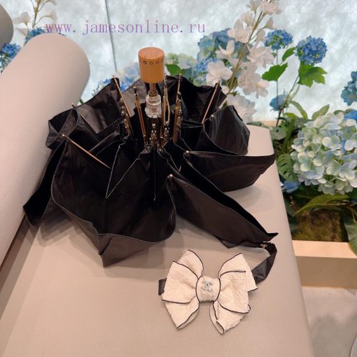 CHANEL's new five fold manual folding umbrella is made of Taiwan imported UV resistant umbrepzf2a6k4 - Image 8