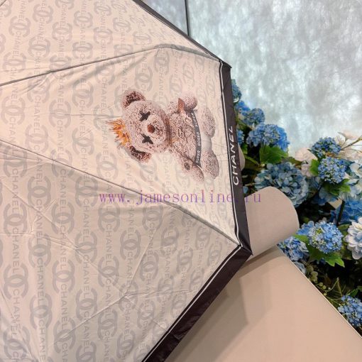 CHANEL's new three fold automatic folding umbrella combines the Chanel soul logo with an eleeodfsbez - Image 9
