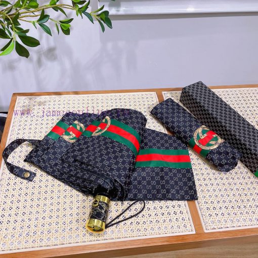 GUCCI's new summer collection, the classic GUCCI three color striped pattern design, stands wbo2auvc - Image 6