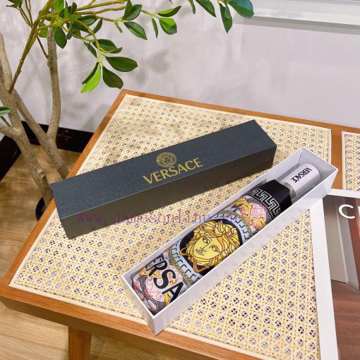 Versace Versace Versace Parrot Goddess is a luxurious and fashionable item with OEM grade qu4hnti4e3
