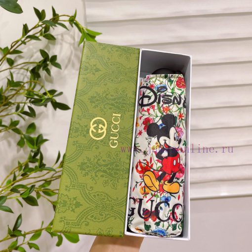 GUCCI Gucci's five fold eye-catching umbrella is the hottest fashion item of the year. Don'to01kew67 - Image 2