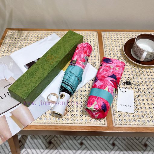 GUCCI's kaleidoscope is a must-have for trendsetters. The G home automatic umbrella is a heaka1uo90c - Image 3