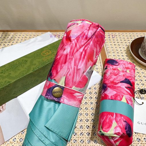 GUCCI's kaleidoscope is a must-have for trendsetters. The G home automatic umbrella is a heaka1uo90c - Image 5