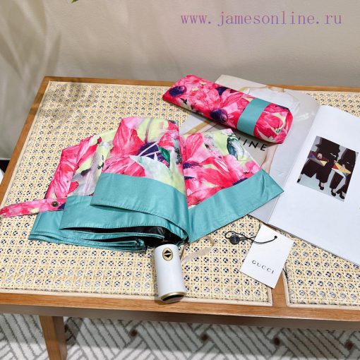 GUCCI's kaleidoscope is a must-have for trendsetters. The G home automatic umbrella is a heaka1uo90c - Image 7
