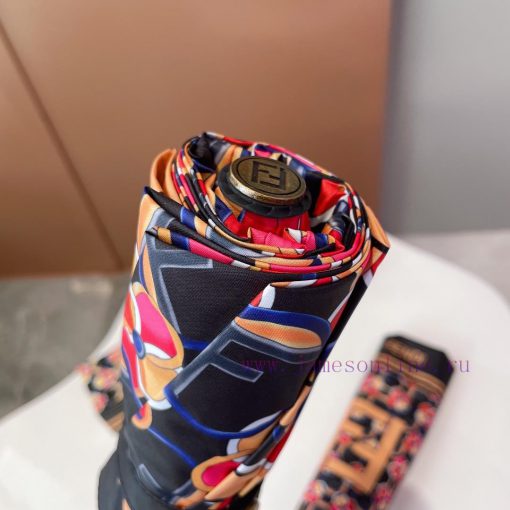 FENDI, a famous luxury brand from Italy, has created a unique fashion trend with its mischie6n65qx0u - Image 8