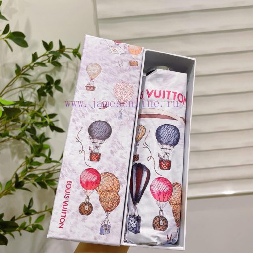 Louis Vuitton's five fold eye-catching umbrella is the hottest fashion item of the year. Don598vpt9c