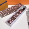 Louis Vuitton's premium LV explosive automatic umbrella presents a unique and beautiful fourfmr2pcp4