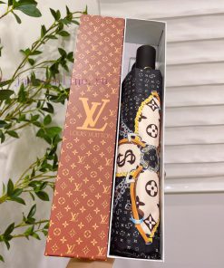 Louis Vuitton's LV chain strap designer created this piece with a unique design concept of oi96hawkw