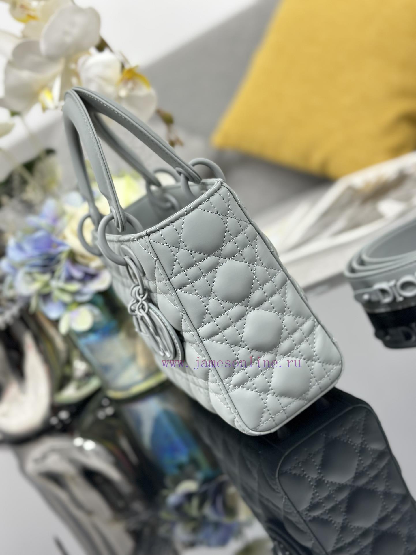 Lady Dior My Four Grid Matte Badge Is Carefully Crafted From Matte Cowhide Leather Wrapped In I d9dijtew - Image 4