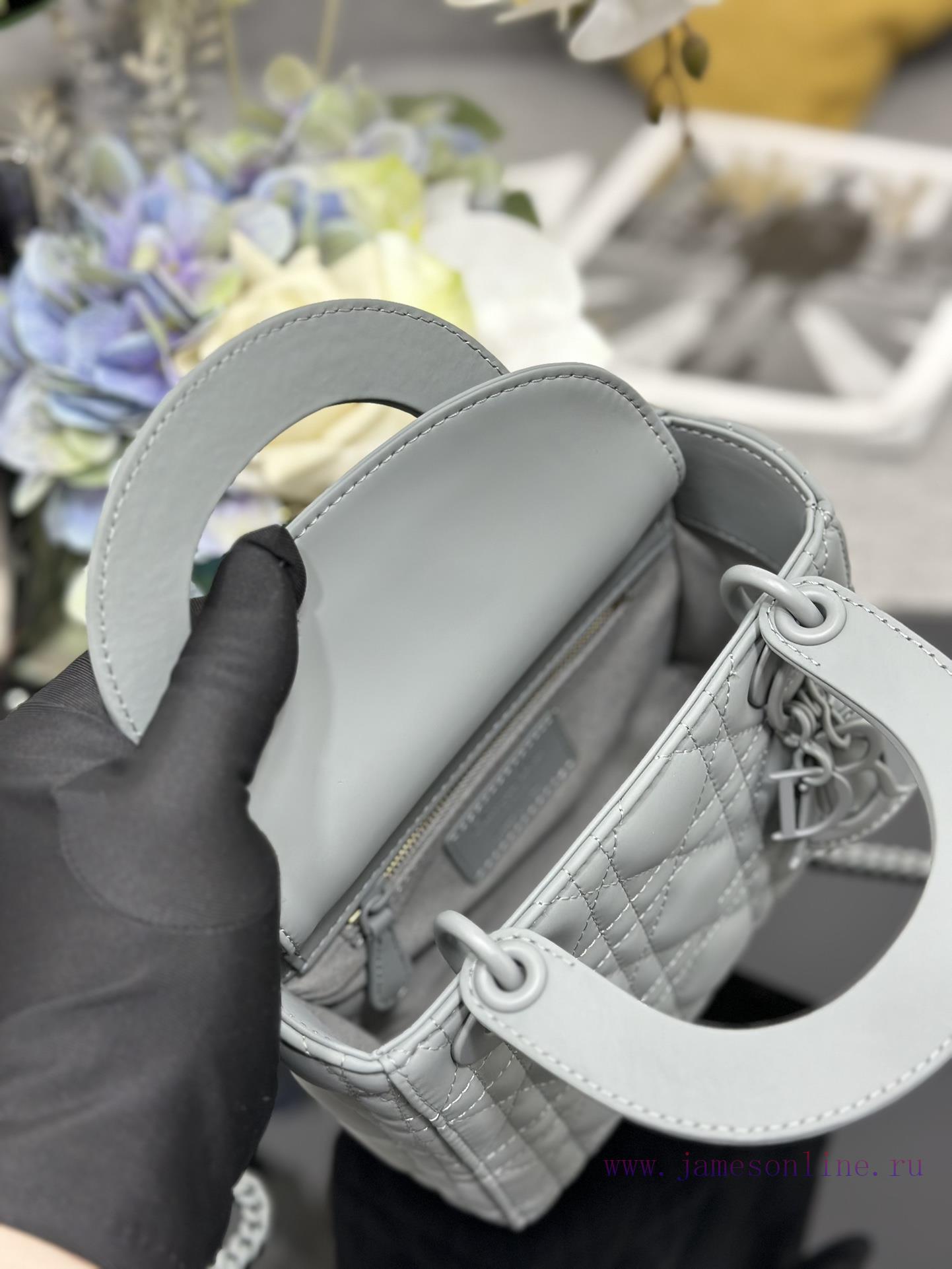 Lady Dior Three Grid Frosted Rattan Grain Cowhide Flip Bag Paired With A Chain Ultra Matte Fini pt0ddt1y - Image 9