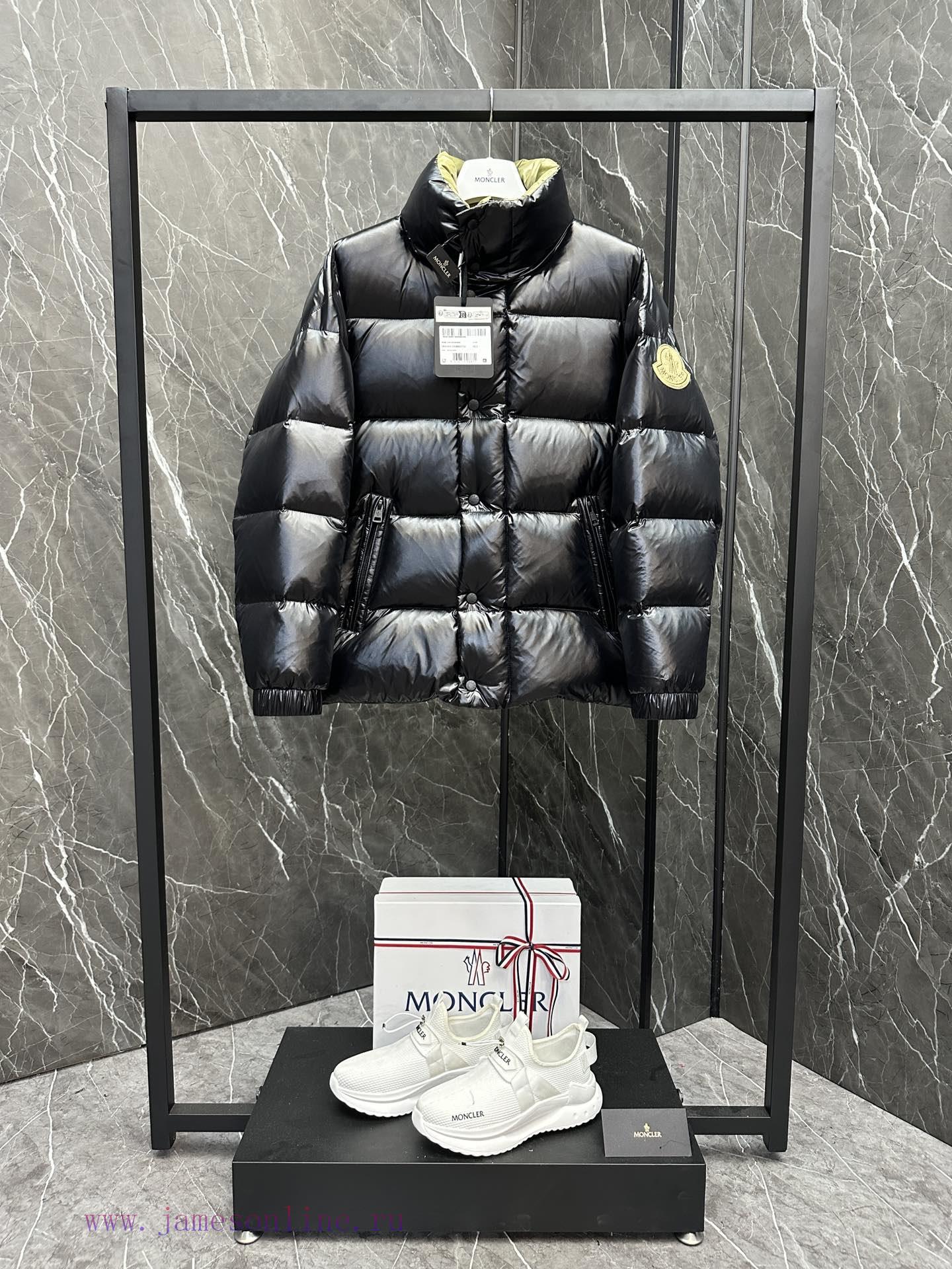 The Moncler Dervox short men's down jacket jacket features a pop color scheme, showcasing thuw2791fh - Image 2