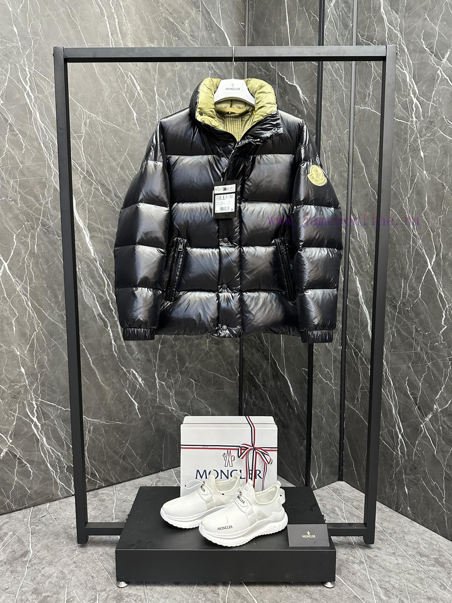 The Moncler Dervox short men's down jacket jacket features a pop color scheme, showcasing thuw2791fh - Image 3