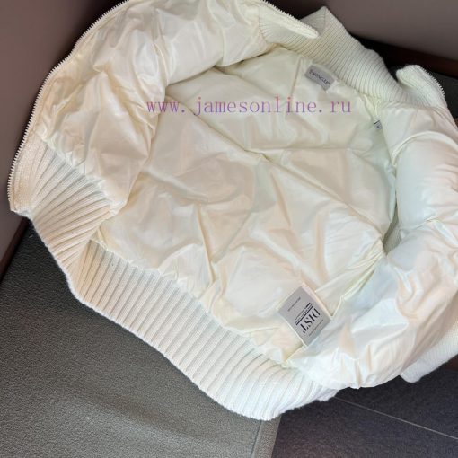 Authentic grade 𝑴𝒐𝒏𝒄𝒍𝒆𝒓 | Mengkelai Mengkou 𝑭𝑾𝟮𝟯 New wool splicing 𝟮 𝟬/Short Knitted Spliceddjqhcpea - Image 6