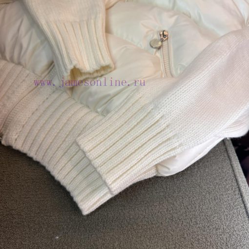 Authentic grade 𝑴𝒐𝒏𝒄𝒍𝒆𝒓 | Mengkelai Mengkou 𝑭𝑾𝟮𝟯 New wool splicing 𝟮 𝟬/Short Knitted Spliceddjqhcpea - Image 7