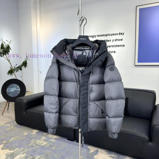 Authentic grade𝑴𝒐𝒏𝒄𝒍𝒆𝒓 | Masked/Mengkelai 𝟮𝟯𝒔𝒔𝑴𝒂𝒅𝒆𝒊𝒓𝒂 Black Label Black Warrior/Short Down Junrp3mod - Image 5
