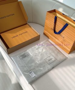 Top of the line original Louis Vuitton 24 new edition "REYKJAVIK Classic Solid Color Cashmert1qf98y2