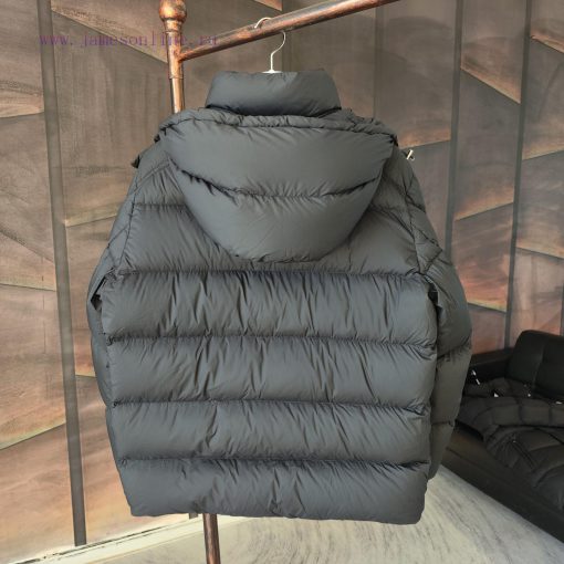 𝗠𝗼𝗻𝗰𝐥𝗲𝗿 Goose Velvet Vezere Matte MayaSize 1, 2, 3, 4, 5This Vezere short down jacket is a bb6vibjud - Image 9
