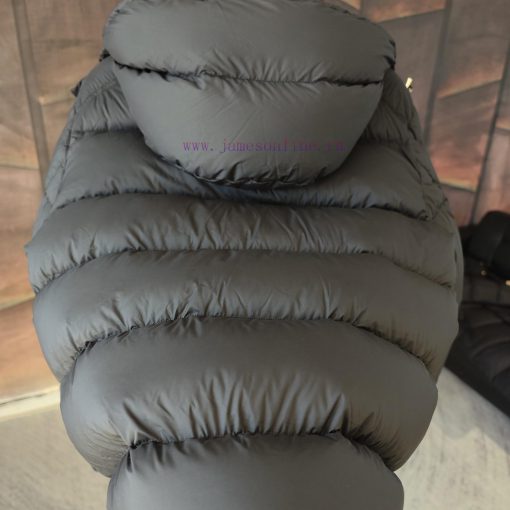 𝗠𝗼𝗻𝗰𝐥𝗲𝗿 Goose Velvet Vezere Matte MayaSize 1, 2, 3, 4, 5This Vezere short down jacket is a bb6vibjud - Image 10