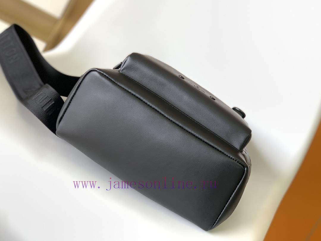 Louis Vuitton Bags M46107 Racer Shoulder Bag Exudes The Elegant Atmosphere Of Louis Vuitton MONOGRAM Shadow Leathe 6f9yt7yn - Image 5