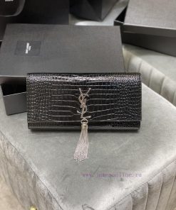 Yves Saint Laurent Bags 𝑪𝒍𝒂𝒔𝒊𝒄𝑲𝒂𝒕𝒆 _ HandbagThe classic flip style handbag features a highly representative metal lo vmj5bjc1