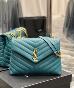 Yves Saint Laurent Bags ▪ 𝑳𝑶𝑼𝑳𝑶𝑼 ▪ New colorPine green with gold buckle_The latest upgraded version of LOULOU Mediu f49evjf5