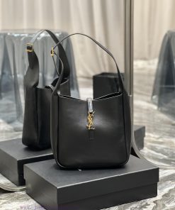 Yves Saint Laurent Bags Explosive LE 5A7 Underarm BagThis year's popular vintage armpit bags have been very popular. 3y63j51c