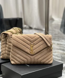 Yves Saint Laurent Bags 𝙇𝙤𝙪𝙇𝙤𝙪𝟑𝟐𝙘𝙢 New ColorsA bag suitable for carrying in winter, it has arrived. It walks towards i9bmz0uj
