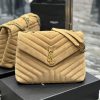 Yves Saint Laurent Bags 𝙇𝙤𝙪𝙇𝙤𝙪𝟑𝟐𝙘𝙢 Yellow suedeA bag suitable for carrying in winter, it has arrived. It walks towar qp9d18tr