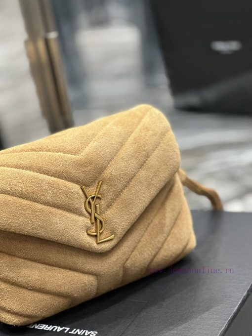Yves Saint Laurent Bags 𝙇𝙤𝙪𝙇𝙤𝙪𝟐𝟎𝙘𝙢 Yellow suedeA bag suitable for carrying in winter, it has arrived. It walks towar kgymh5qa - Image 4