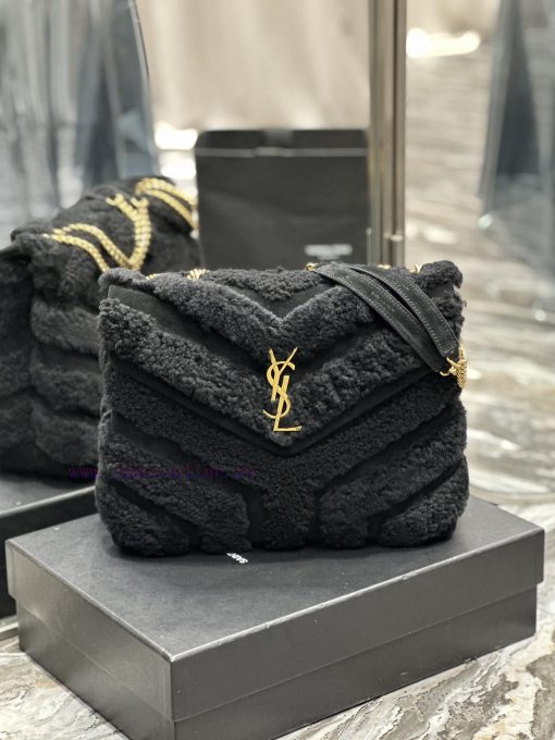 Yves Saint Laurent Bags 𝙇𝙤𝙪𝙇𝙤𝙪𝟑𝟐𝙘𝙢 Black suede with lamb woolThe bag suitable for carrying in winter has arrived. It 1727l4fh - Image 2