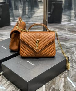 Yves Saint Laurent Bags 𝑴𝒐𝒏𝒐𝒈𝒓𝒂𝒎 𝒄𝒐𝒍𝒍𝒆𝒈𝒆 The classic street photography artifact postman style, paired with a new t r9ev5ttp