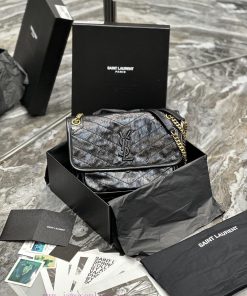 Yves Saint Laurent Bags NIKI New MediumBlack with gold chainThe new Niki is more practical, adding a D-buckle on eac 3bfiotnm
