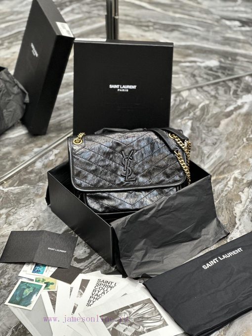 Yves Saint Laurent Bags NIKI New MediumBlack with gold chainThe new Niki is more practical, adding a D-buckle on eac 3bfiotnm