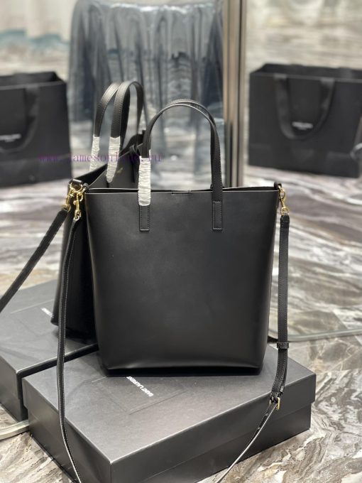 Yves Saint Laurent Bags 𝑺𝒉𝒐𝒑𝒑𝒊𝒏𝒈 𝒕𝒐𝒕𝒆 𝒃𝒂𝒈_A simple and low-key solid color shopping bag, paired with a metal logo pe 8mqin2yl - Image 10