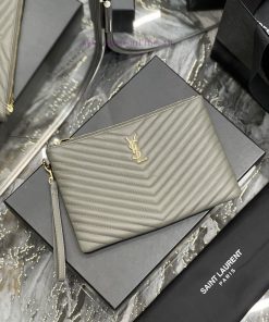 Yves Saint Laurent Bags 𝑴𝒐𝒏𝒐𝒈𝒓𝒂𝒎 Jacquard splicing file handbag, made of original calf leather satin lining, top zip m6g59aol