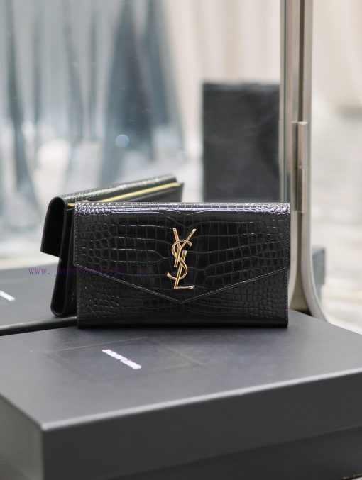 Yves Saint Laurent Bags UPTOWN_Large WalletThe classic crocodile embossed cowhide showcases its texture, with a nobl h0injtva