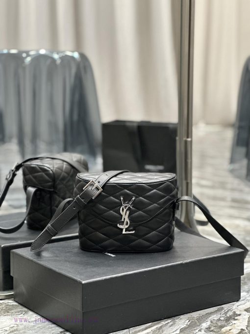Yves Saint Laurent Bags JUNE Quilted Sheepskin Box Bag with Black Silver BuckleAdopting a front flip cover and a sha 1revpkgp