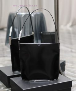 Yves Saint Laurent Bags SUZANNE_ Underarm bagThe concise and smooth lines, glossy leather texture, and elegant inter ady4q0z0