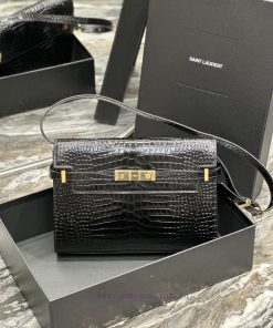 Yves Saint Laurent Bags Manhattan_ Flip Manhattan baguette bag, replacing the classic logo with a low-key and simple 3ssawagn